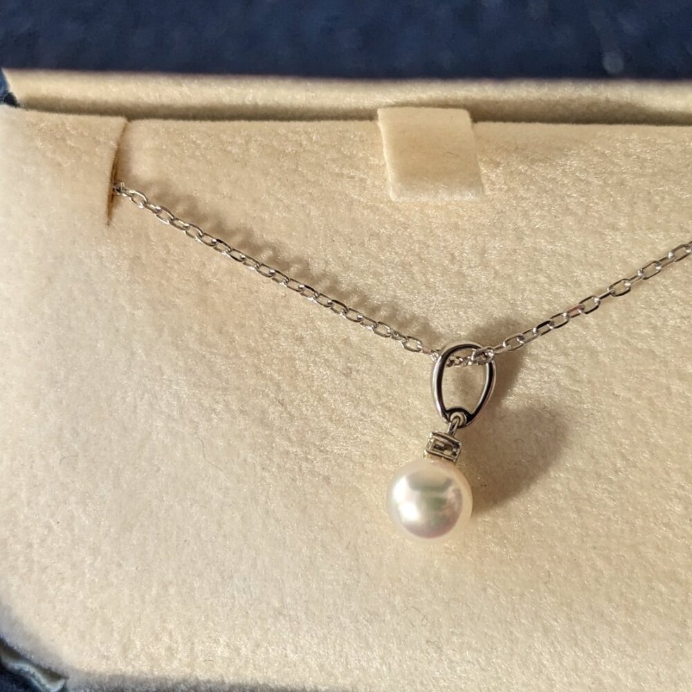 Pearl and Diamond Necklace by Mikimoto - gorgeous - Picture 3 of 8